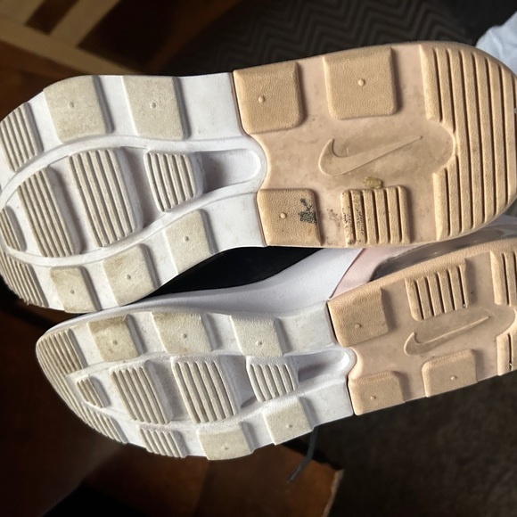 THEY’RE BACK Womens Air Max Motion 2 Size 6.Sorry for the lack of communication. - Picture 6 of 6